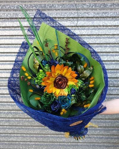 01 Exclusive Blue Flax Sunflower Bouquet