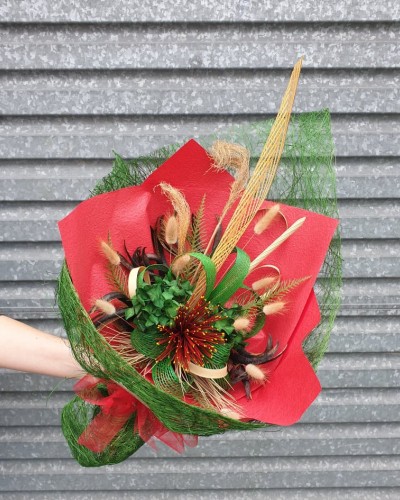 03 Exclusive Pohutukawa Flax Bouquet